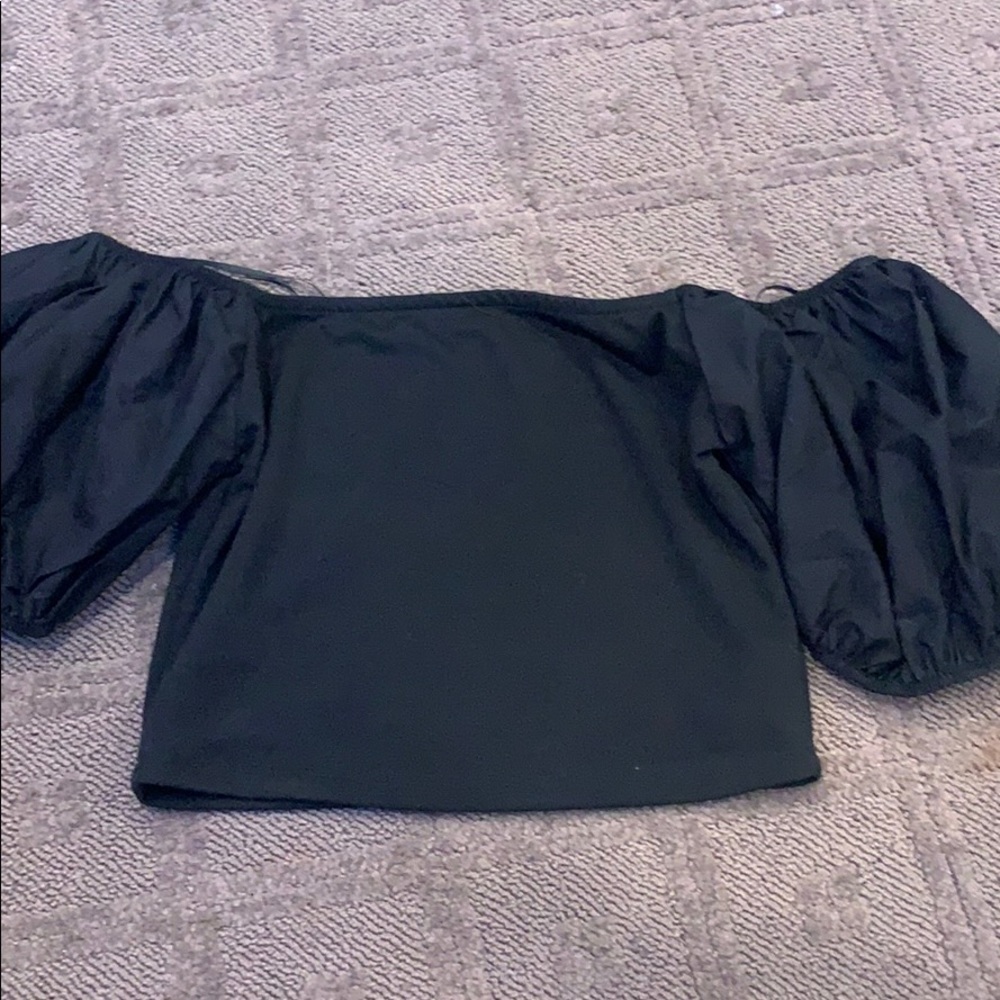 puffy sleeve shirt